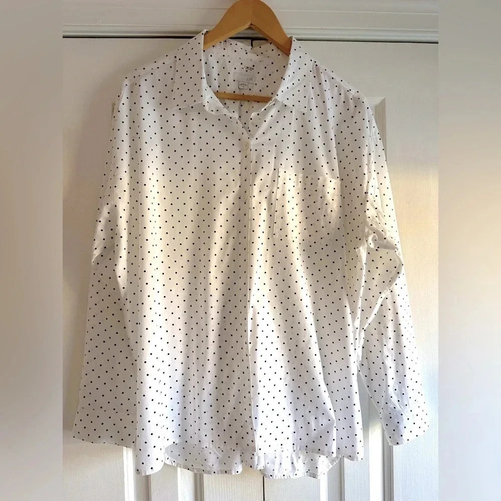 J Jill white mini polka dot blouse. Sz M